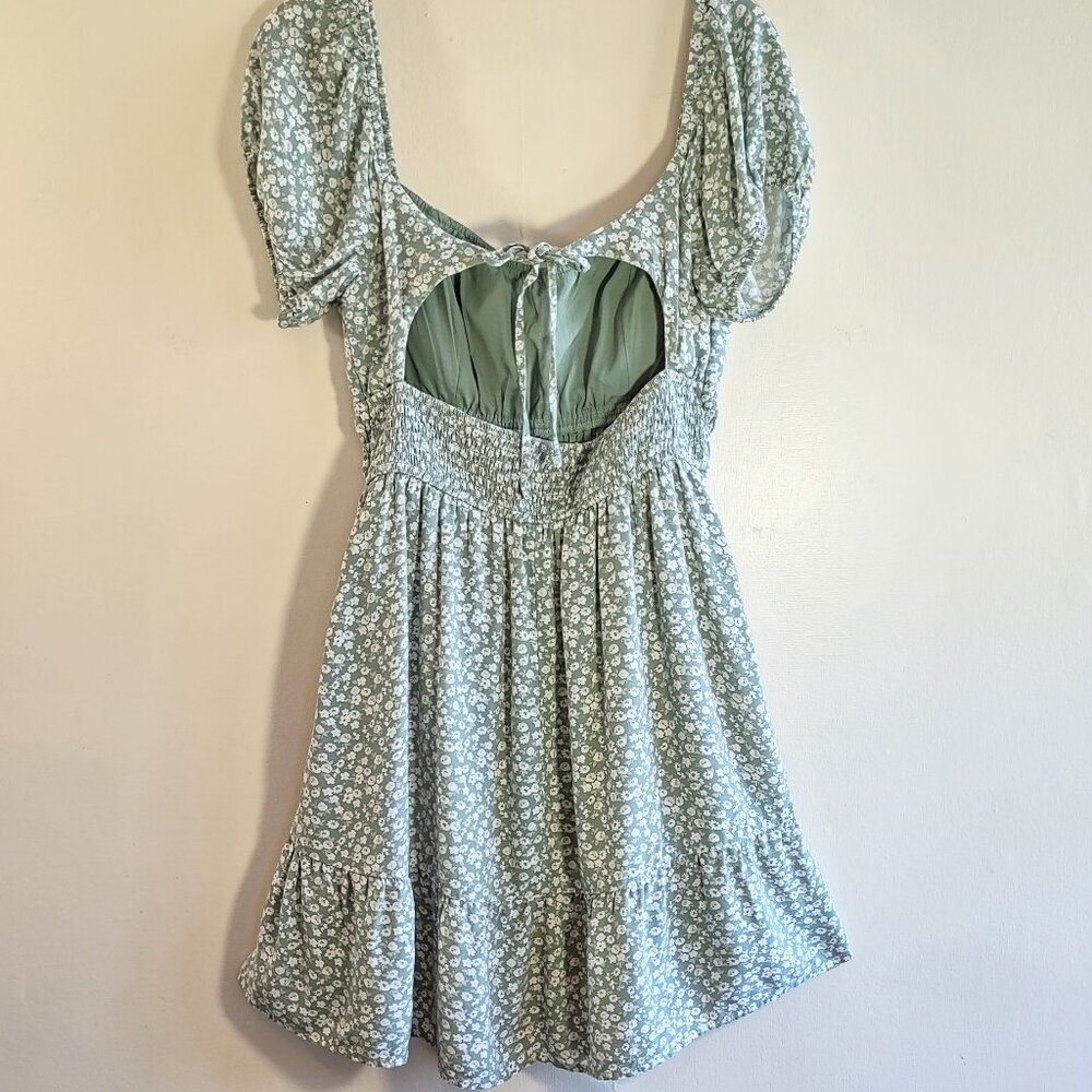 Hollister Dainty Floral Babydoll Mini Dress Puff Sleeve Ruffle Coquette  Medium - Picture 2 of 8
